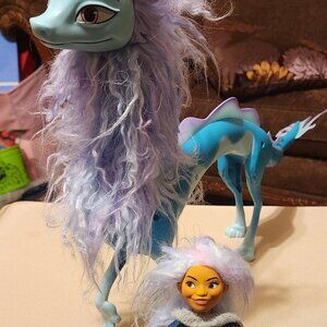 Disney Raya and the Last Dragon – Deluxe Sisu Dragon + Human Sisu Doll Set